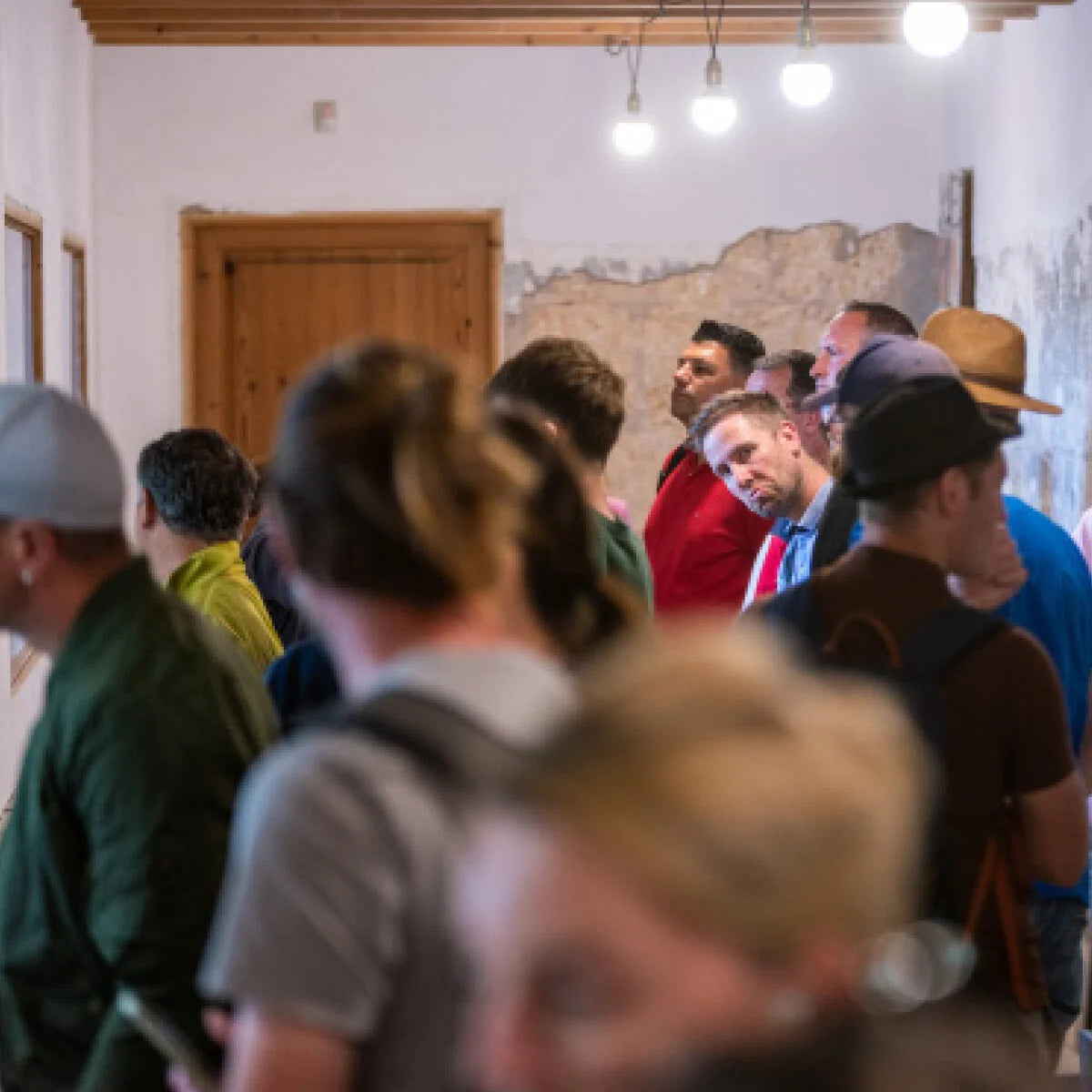 Die KNUMOX Community besucht die Fließenmanufaktur Huguet in Mallorca.